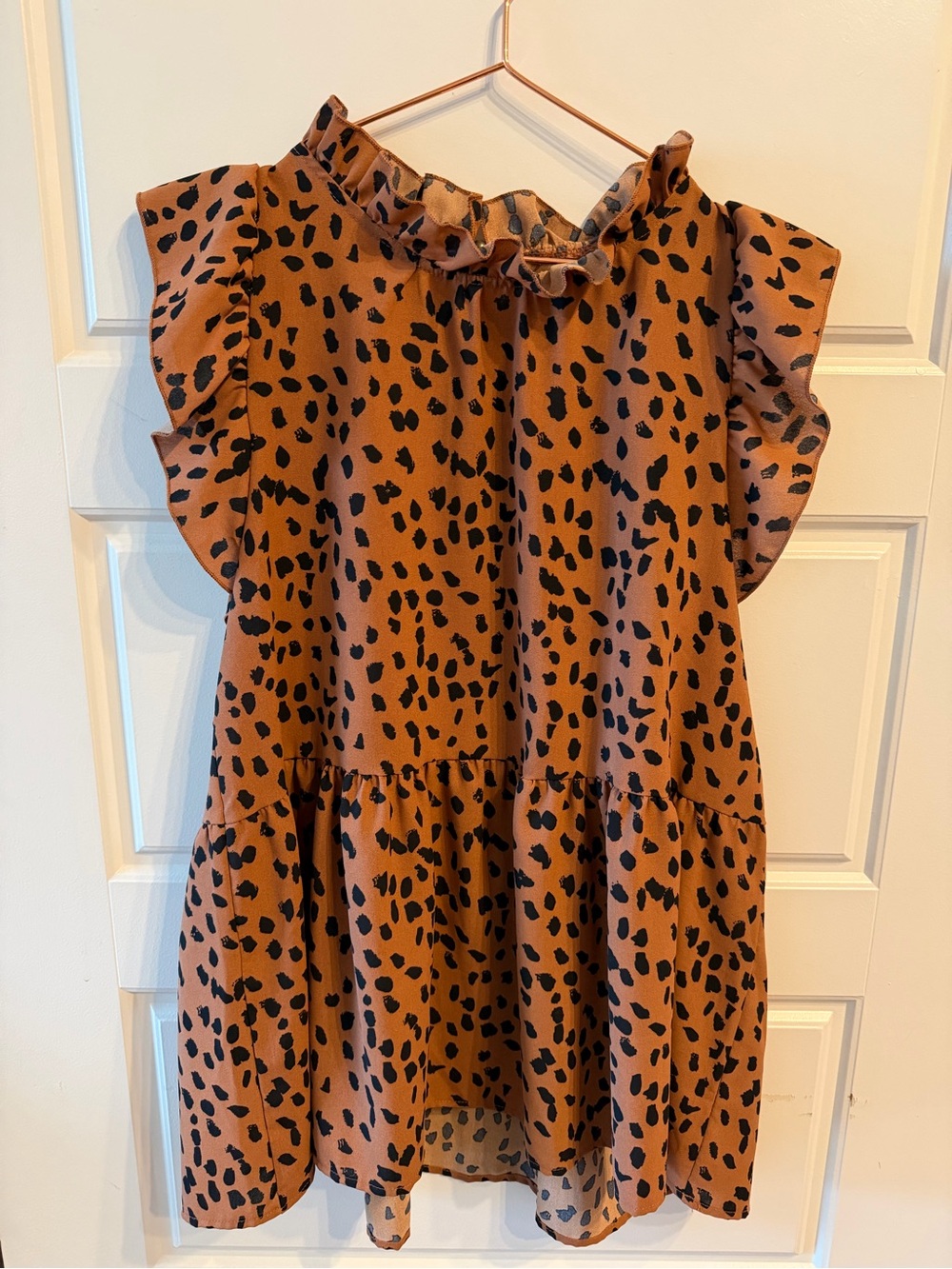 Sleeveless Ruffled Tunic Top with Black Spot Print